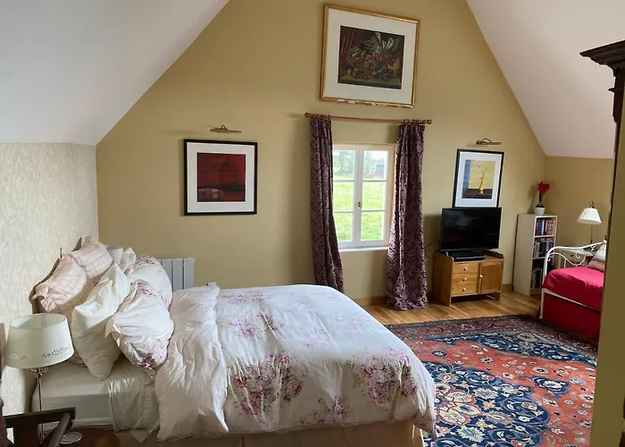 Entire Farm House Stay, La Gerouardiere